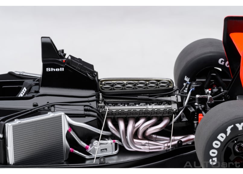 再入荷！AUTOart 1/18 マクラーレン ホンダ MP4/6 日本GP 1991年 #1