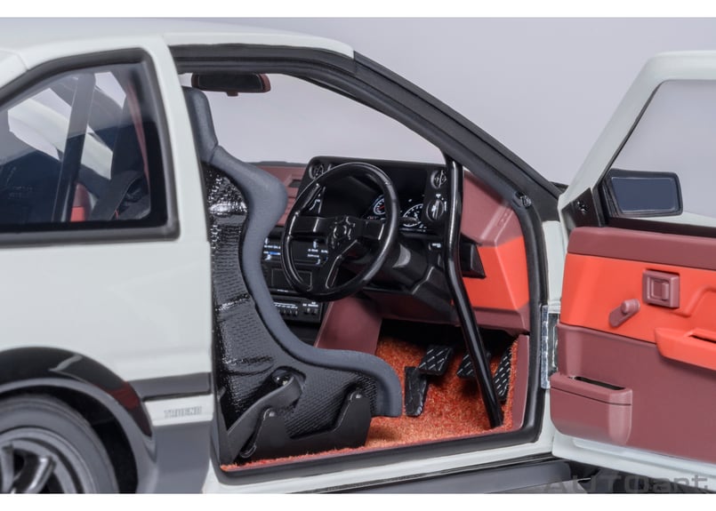 AUTOart 1/18 トヨタ スプリンター トレノ (AE86) 「頭文字 D」 “プロジ