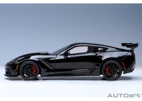 AUTOart 1/18　シボレー コルベット （C7） ZR1 （ブラック）　71276