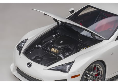 AUTOart 1/18　レクサス LFA （ホワイテスト・ホワイト）　78850