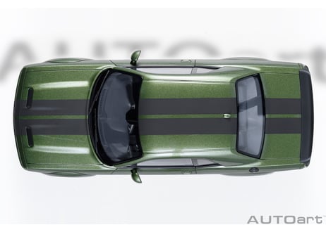 AUTOart 1/18　ダッジ チャレンジャー SRT ジェイルブレイク 2022 （メタリック・グリーン／カーボンブラック・ストライプ ＜F8 GREEN＞）　71761
