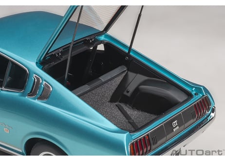 AUTOart 1/18　トヨタ セリカ リフトバック 2000GT （RA25） 1973 （ターコイズブルー・メタリック）　78767
