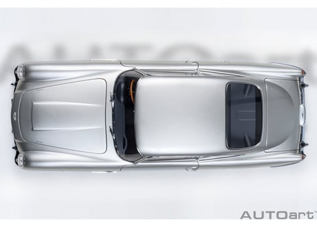 AUTOart 1/18　アストンマーチン DB5 （シルバー・メタリック）　70287