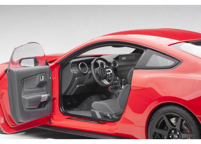 AUTOart 1/18 フォード シェルビー GT350R (レッド) 72935 | AU AUTOart 1/18 フォード シェルビー GT350R (レッド) 72935 | AU