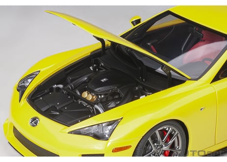 AUTOart 1/18　レクサス LFA （パール・イエロー）　78854