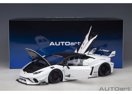 AUTOart 1/18　 リバティーウォーク LB‐シルエット ワークス ランボルギーニ ウラカン GT （ホワイト）　79125