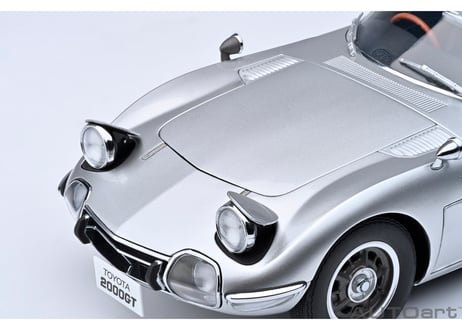 AUTOart 1/18　トヨタ 2000GT 1967 （シルバー）　79548