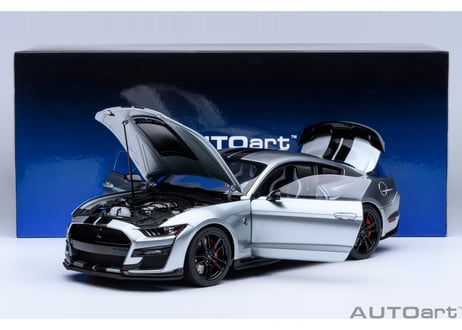 AUTOart 1/18　フォード マスタング シェルビー GT500 （シルバー／ブラック・ストライプ）　73096