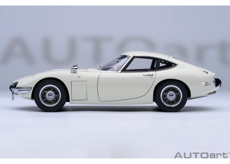 AUTOart 1/18　トヨタ 2000GT 1967 （ホワイト）　79546