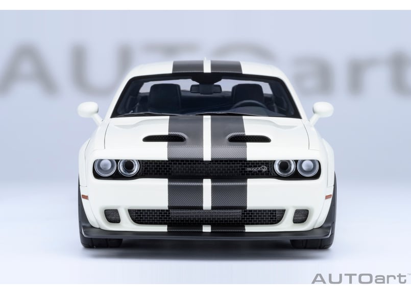 AUTOart 1/18 ダッジ チャレンジャー SRT スーパー ストック 2023