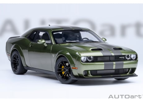 AUTOart 1/18　ダッジ チャレンジャー SRT ジェイルブレイク 2022 （メタリック・グリーン／カーボンブラック・ストライプ ＜F8 GREEN＞）　71761