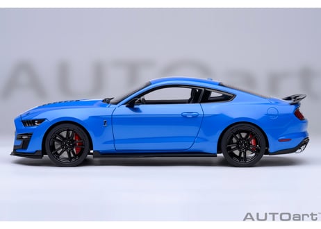 AUTOart 1/18　フォード マスタング シェルビー GT500 （ブルー／ホワイト・ストライプ）　73094