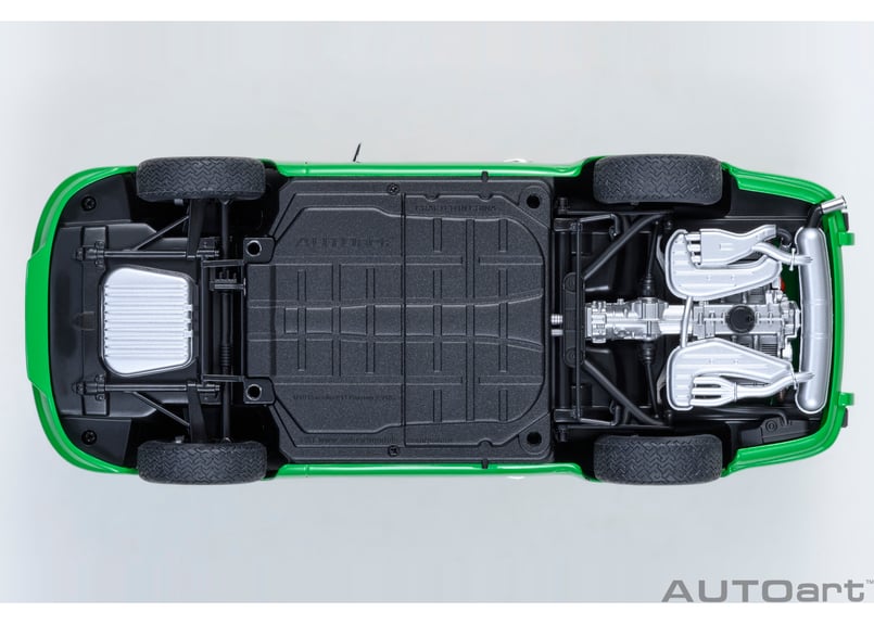 グリーン カレラ2 　ポルシェ　911 1/18ミニカー 新発売！【AUTOart 1/18スケール ミニカー】ポルシェ 911 カレラ