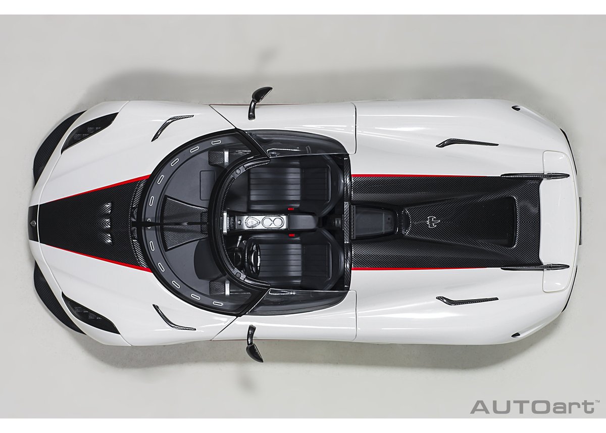 AUTOart 1/18 ケーニグセグ レゲーラ (ホワイト/カーボン AUTOart 1/18 ケーニグセグ レゲーラ (ホワイト/カーボン