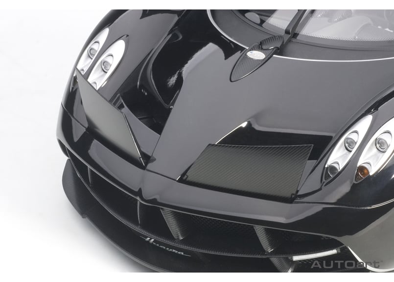 オートアート  パガーニ　ウアイラ BC シルバー AUTOart (オートアート) シルバー 1/18 PAGANI Huayra（パガーニ