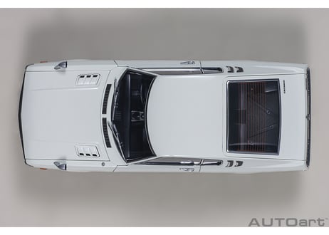 AUTOart 1/18　トヨタ セリカ リフトバック 2000GT （RA25） 1973 （ホワイト）　78766