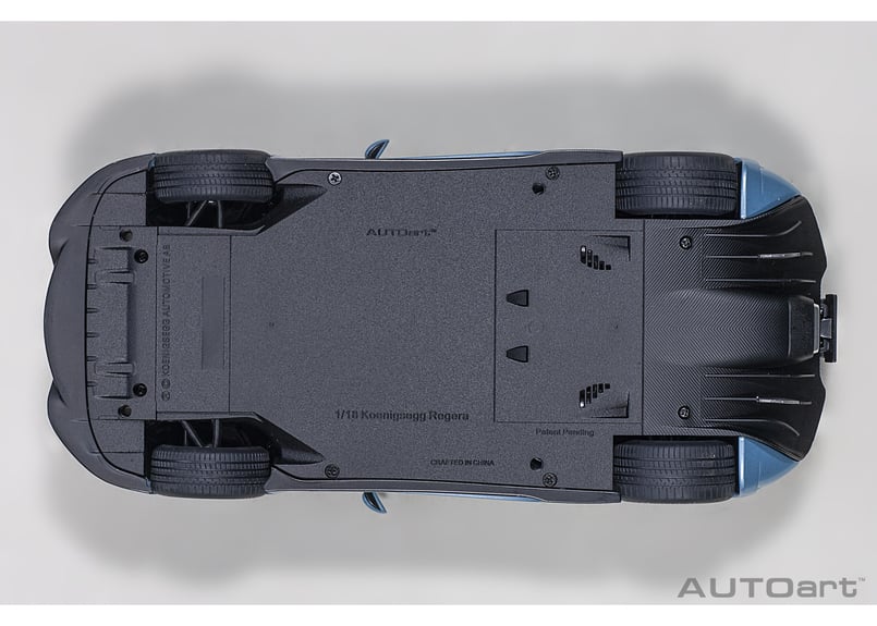 AUTOart 1/18 ケーニグセグ レゲーラ (メタリック・ライト AUTOart 1/18 ケーニグセグ レゲーラ (メタリック・ライト