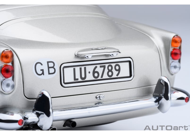 AUTOart 1/18 アストンマーチン DB5 「007/ゴールドフィンガー AUTOart 1/18 アストンマーチン DB5 「007/ゴールドフィンガー
