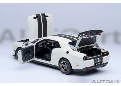 AUTOart 1/18　ダッジ チャレンジャー SRT スーパー ストック 2023 （ホワイト／カーボンブラック・ストライプ ＜KNUCKLE WHITE＞）　71766