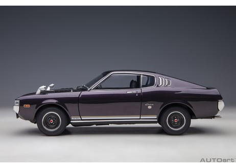 AUTOart 1/18　トヨタ セリカ リフトバック 2000GT （RA25） 1973 （ダークパープル・メタリック）　78769