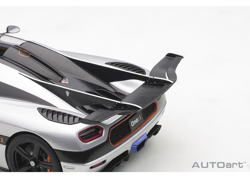 AUTOart 1/18 ケーニグセグ One:1 (シルバー/カーボンブラック