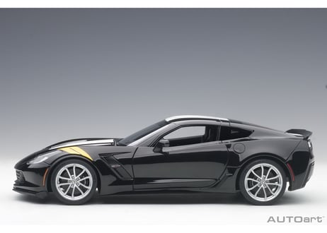 AUTOart 1/18　シボレー コルベット (C7) グランスポーツ (ブラック／ホワイト・ストライプ) ※イエロー・ハッシュマーク　71273