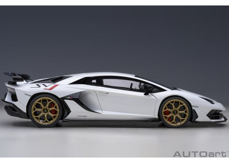AUTOart 1/18　 ランボルギーニ アヴェンタドール SVJ （パール・ホワイト）　79217
