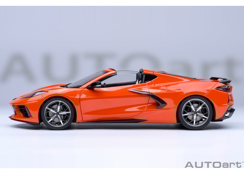 AUTOart 1/18 シボレー コルベット （C8） スティングレイ Z51