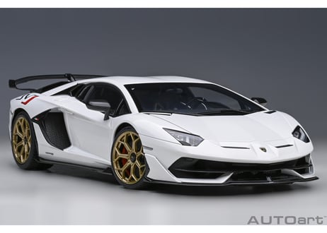 AUTOart 1/18　 ランボルギーニ アヴェンタドール SVJ （パール・ホワイト）　79217