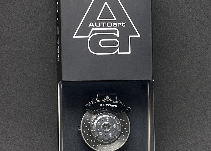 AUTOartDESIGN ブレーキディスク・キーチェーン 6-POT イエローキャリパー 完成品 Amazon.co.jp: AUTOartDESIGN ブレーキディスク・キーチェーン 6