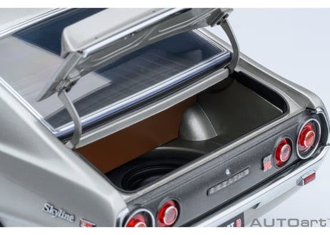 ”オンラインストア限定モデル”　AUTOart 1/18　日産 スカイライン 2000GT-R （KPGC110） チューンド・バージョン（シルバー／カーボン・ボンネット）　77477
