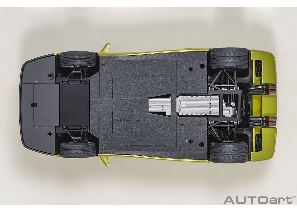 AUTOart 1/18 ランボルギーニ ディアブロ SE30 (GIALLO SPYDER AUTOart 1/18 ランボルギーニ ディアブロ SE30 (GIALLO SPYDER