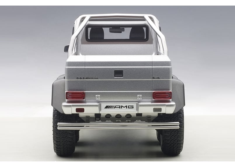 AUTOart 1/18 メルセデス ベンツ G63 AMG 6x6 (シルバー) 76301 AUTOart 1/18 メルセデス ベンツ G63 AMG 6x6 (シルバー) 76301
