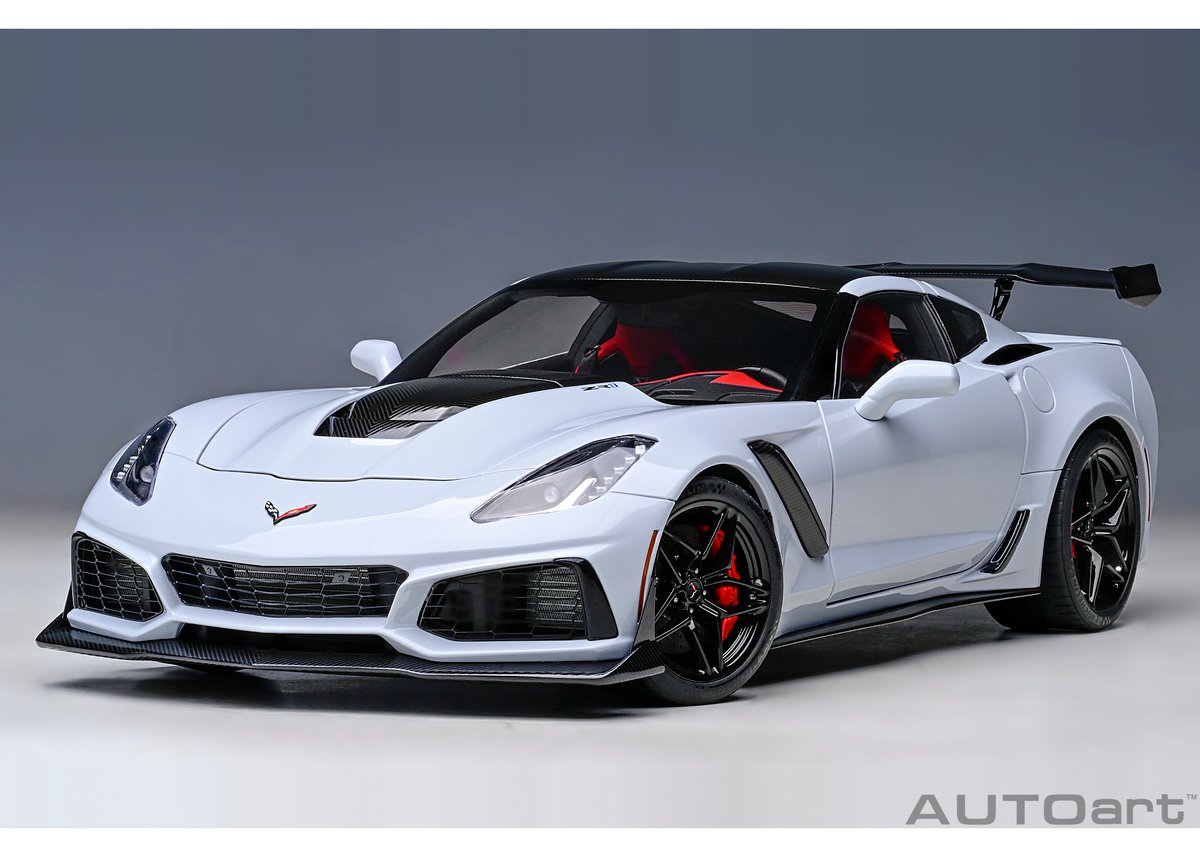 AUTOart 1/18 シボレー コルベット （C7） ZR1 （グレー・メタリック
