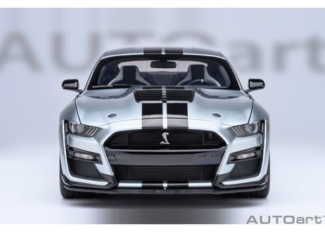 AUTOart 1/18　フォード マスタング シェルビー GT500 （シルバー／ブラック・ストライプ）　73096