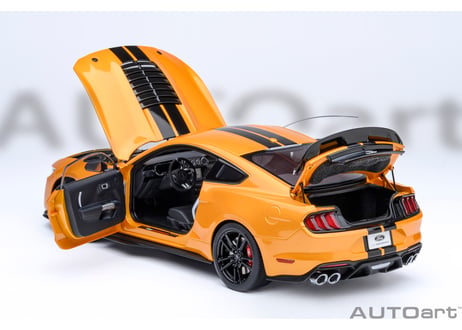 AUTOart 1/18　フォード マスタング シェルビー GT500 （オレンジ／ブラック・ストライプ）　73099
