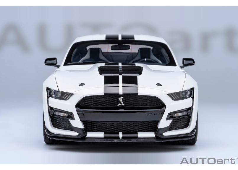 AUTOart 1/18 フォード マスタング シェルビー GT500 （ホワイト