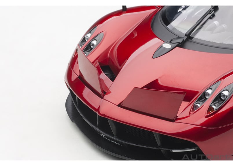 AUTOart 1/12 パガーニ ウアイラ (メタリック・レッド) 12234 AUTOart 1/12 パガーニ ウアイラ (メタリック・レッド) 12234