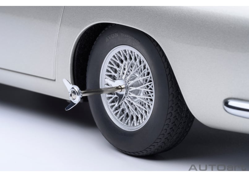 AUTOart 1/18 アストンマーチン DB5 「007/ゴールドフィンガー AUTOart 1/18 アストンマーチン DB5 「007/ゴールドフィンガー