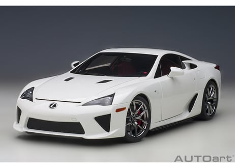 AUTOart 1/18　レクサス LFA （ホワイテスト・ホワイト）　78850