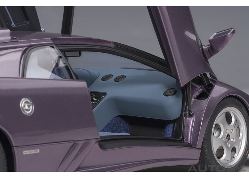 AUTOart 1/18 ランボルギーニ ディアブロ SE30 イオタ （VIOLA SE30