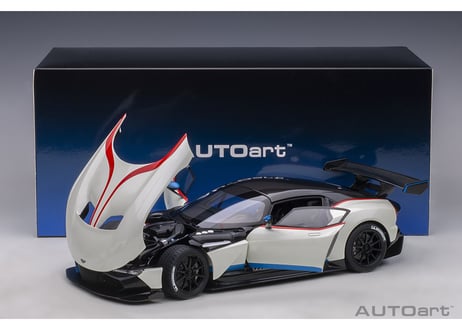 AUTOart 1/18　アストンマーチン ヴァルカン （メタリック・ホワイト／ブルー&レッド・ストライプ）　70261