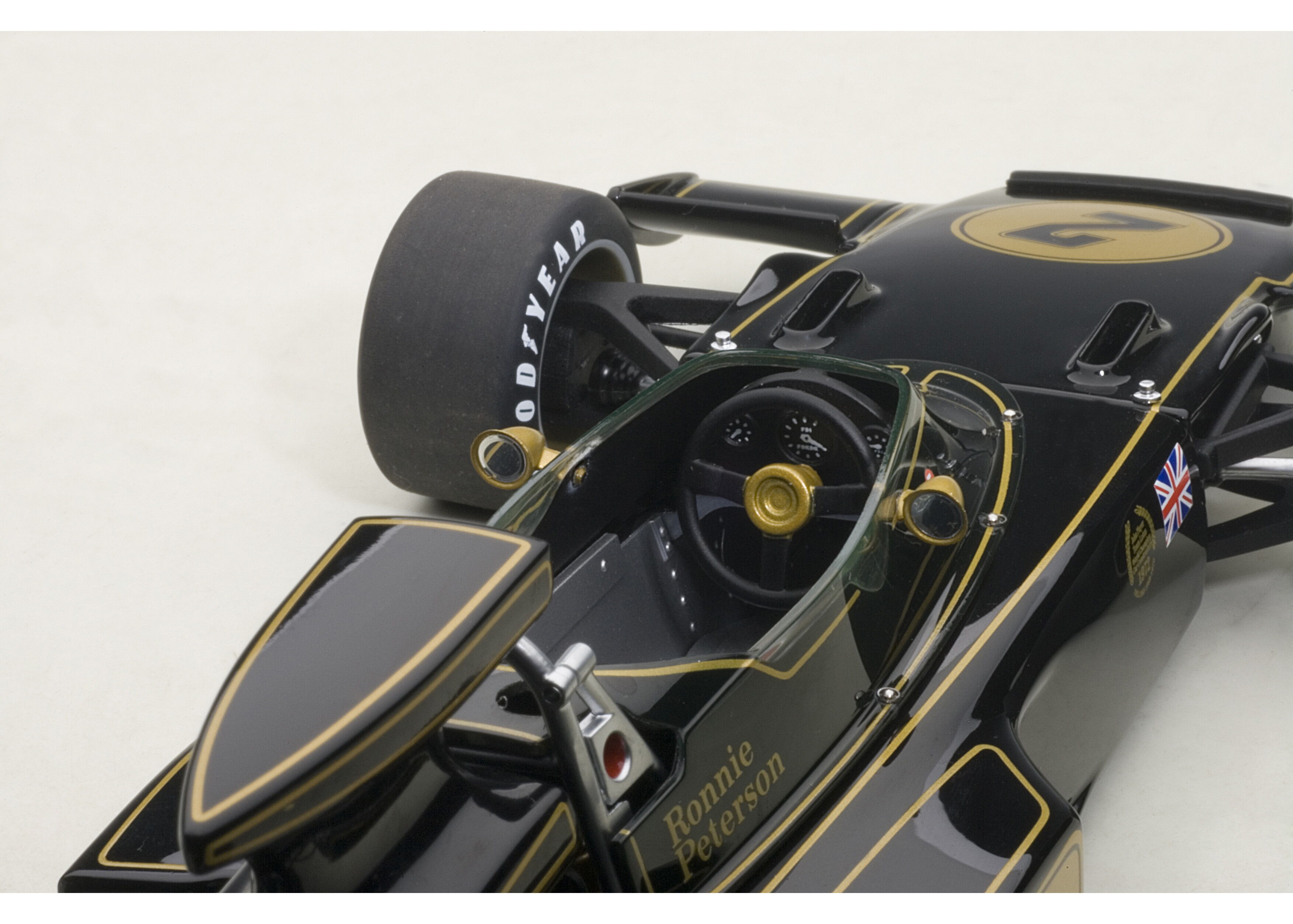 EXOTO エグゾト1/18 ロータスフォード72E ロニー・ピーターソンJPS ロータス 72E 1973 #2 ロニー・ピーターソン 87329 | AUTOart ONL