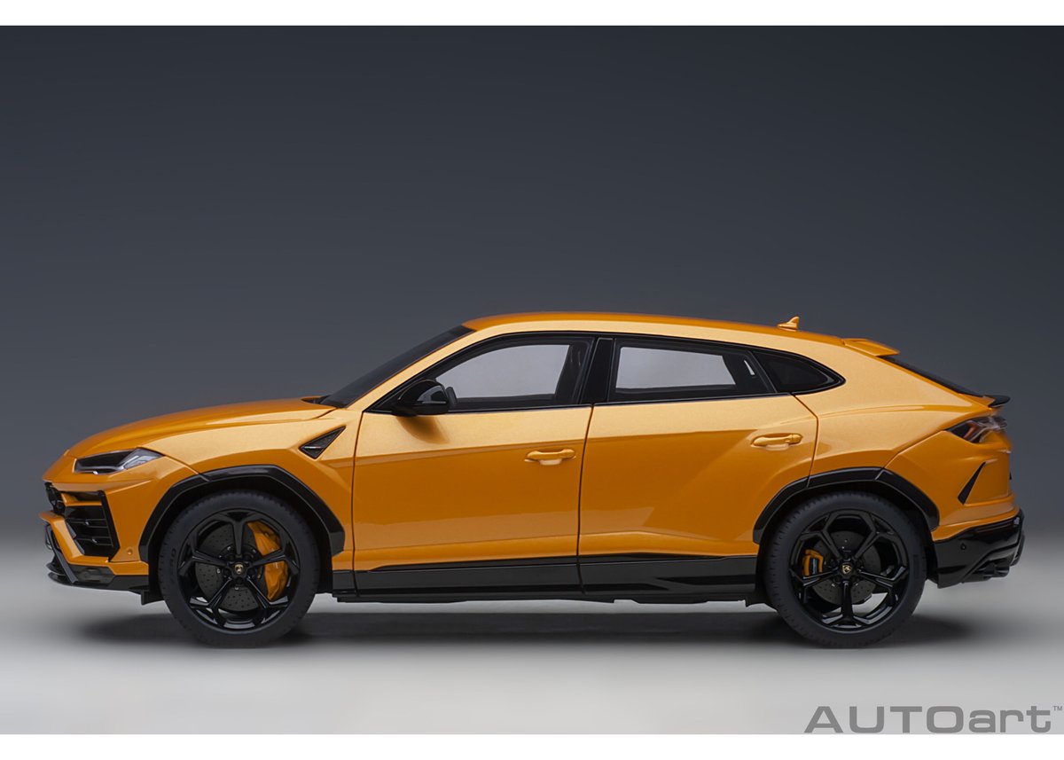 AUTOart 1/18 ランボルギーニ ウルス （パール・オレンジ） 79160 | AUT