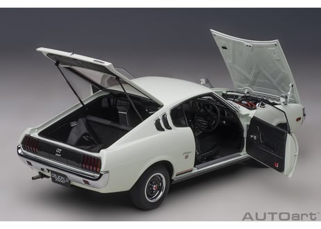 AUTOart 1/18　トヨタ セリカ リフトバック 2000GT （RA25） 1973 （ホワイト）　78766