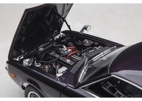 AUTOart 1/18　トヨタ セリカ リフトバック 2000GT （RA25） 1973 （ダークパープル・メタリック）　78769
