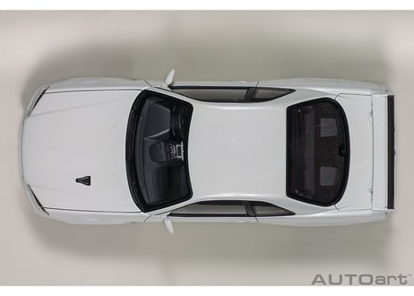 AUTOart 1/18　日産 スカイライン GT-R （R34） Vスペック II （ホワイトパール）　77406