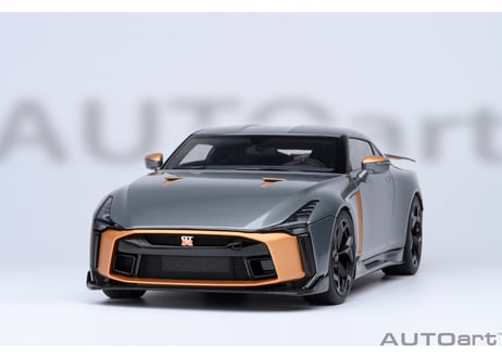 AUTOart 1/18　NISSAN GT-R50 by ITALDESIGN （グレー／ゴールド）　77510