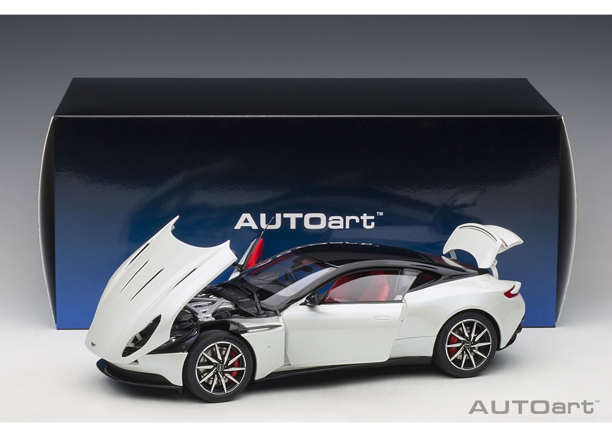 AUTOart 1/18 アストンマーチン DB11 （メタリック・ホワイト