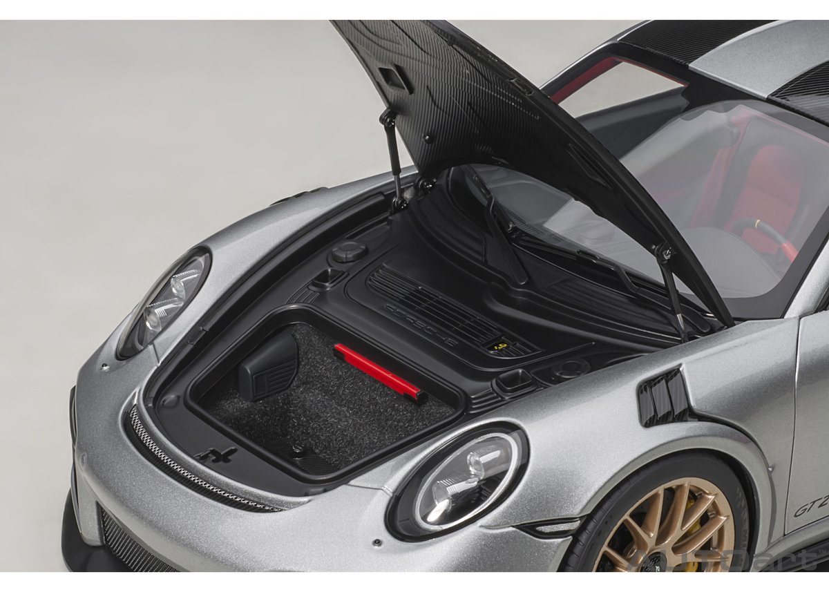 AUTOart 1/18 ポルシェ 911 (991.2) GT2 RS ヴァイザッハ AUTOart 1/18 ポルシェ 911 (991.2) GT2 RS ヴァイザッハ
